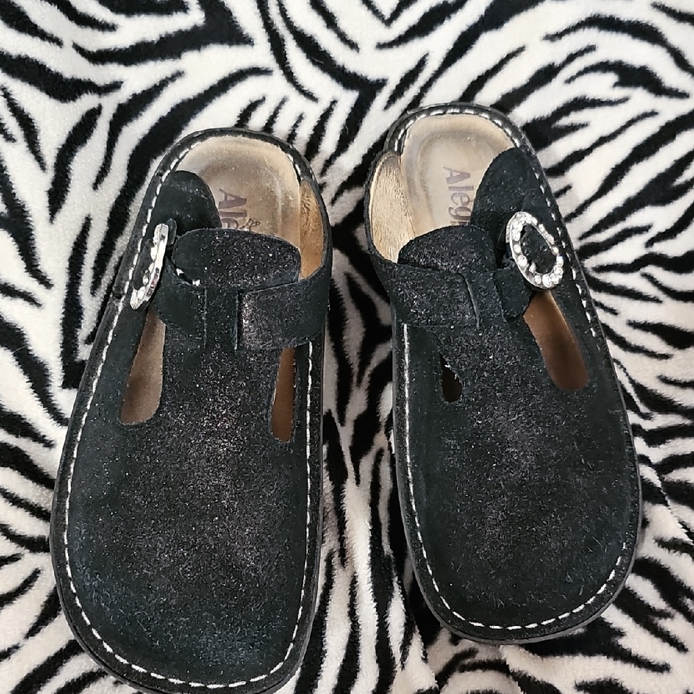 Alegria Clogs By PG Lite S37 EUC Black Sparkly Suede
